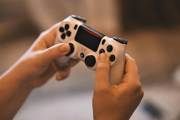 Quelles innovations en matière de gameplay les jeux vidéo peuvent-ils emprunter aux jeux de société traditionnels?