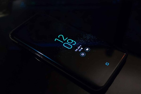 Quels ajustements faire pour optimiser le système de refroidissement sur un Sony Xperia 5 II lors de jeux intensifs?