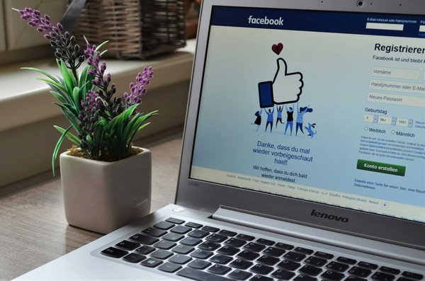 Comment maximiser l'impact des campagnes sur Facebook pour un service de conseil en investissement?
