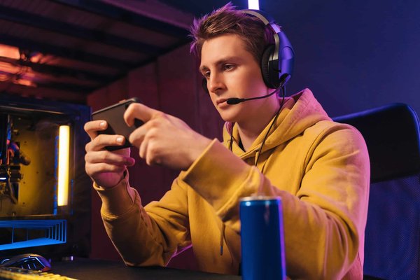 Comment un jeu mobile peut-il capturer et maintenir l'attention dans un environnement encombré d'applications?